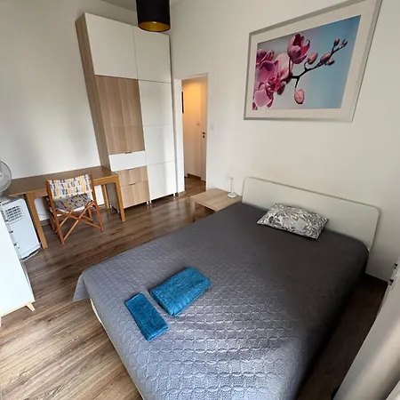 Appartement Waw Center 2 *